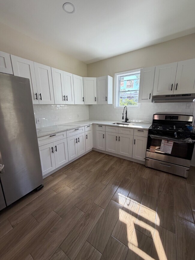 Building Photo - 2758 Mickle St