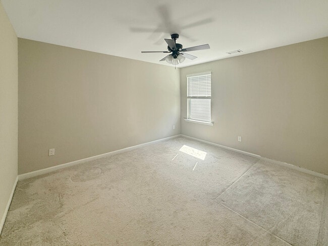 Building Photo - 4372 Grosbeak Dr