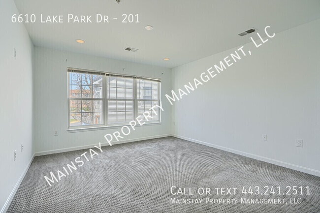 Building Photo - 6610 Lake Park Dr