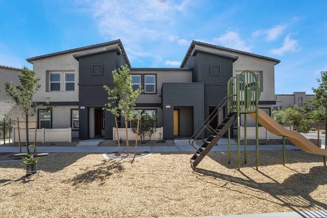 Building Photo - Stylish Townhome Living: Luxury and Comfort!