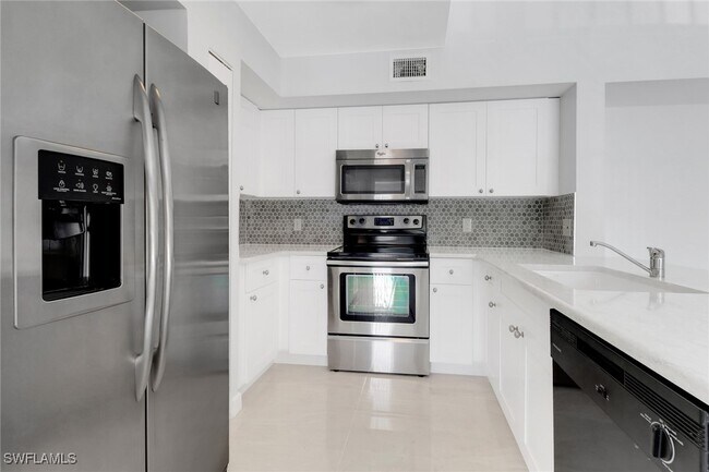 Building Photo - 1210 Wildwood Lakes Blvd