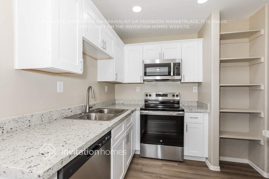 Building Photo - 250 Dakota St