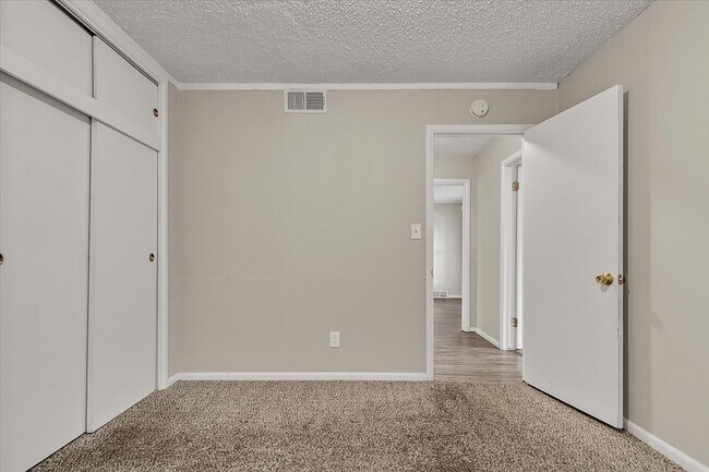 Building Photo - 2228 SW 61st Terrace