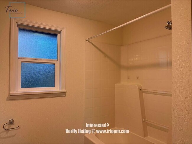 Building Photo - 2659 Canterbury St