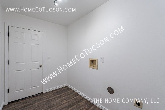 Building Photo - 2581 W Camino De La Joya