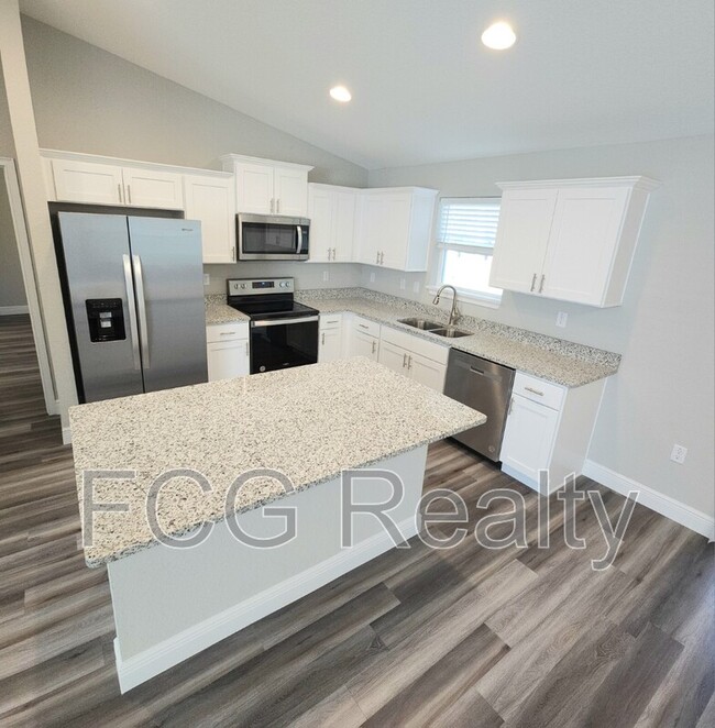 Building Photo - 7 Hemlock Radial Ln