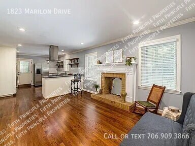 Building Photo - 1823 Marilon Dr