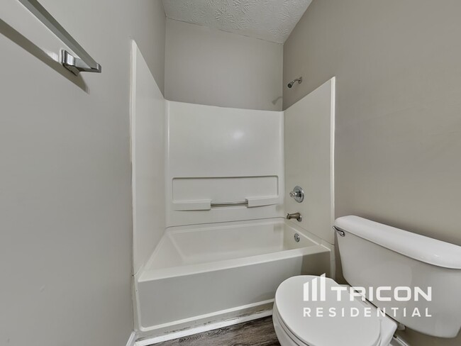 Building Photo - 957 Ashton Oak Cir