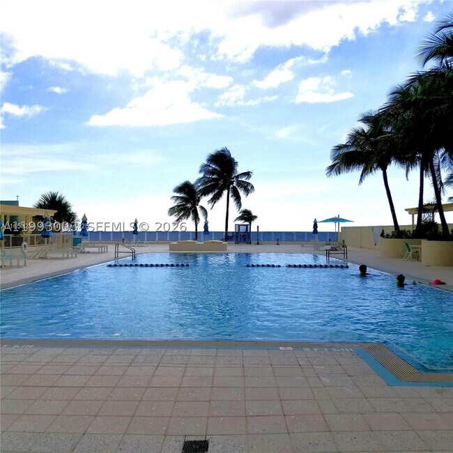 Building Photo - 2501 S Ocean Dr