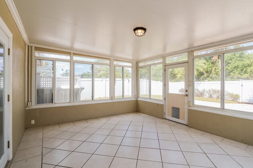 Building Photo - 13517 Padron Ct