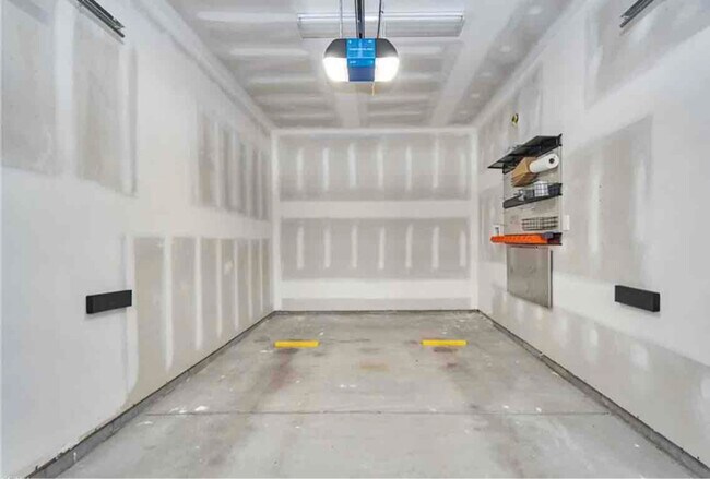 Building Photo - 1420 Waltham Ln