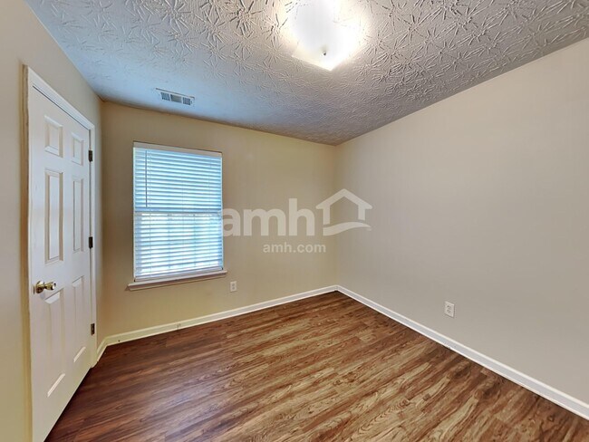 Building Photo - 204 Rankin Cir