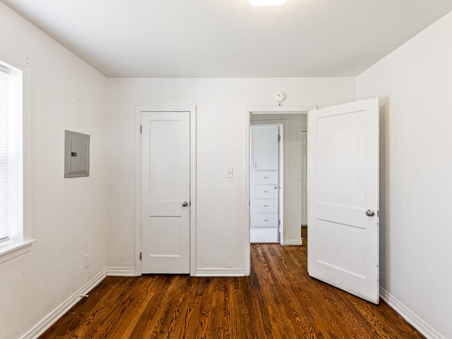 Building Photo - 1819 NW 22nd St