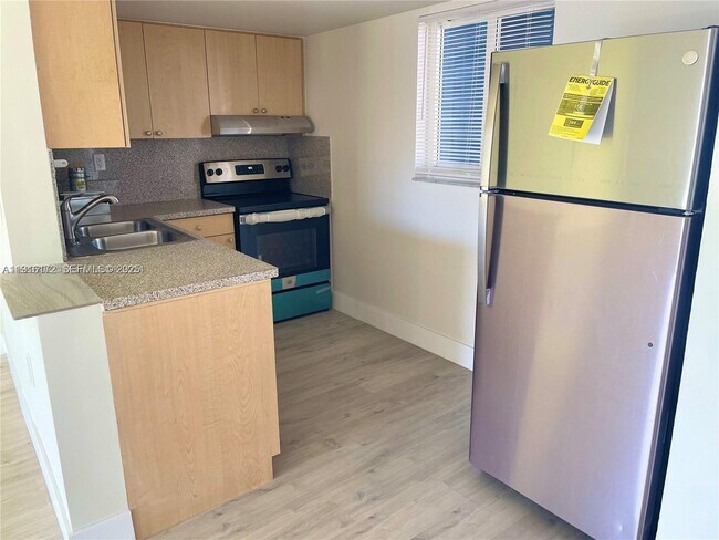 Building Photo - 3626 NE 168th St