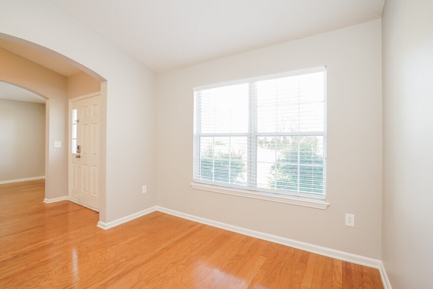 Building Photo - 2731 Creek Ridge Dr