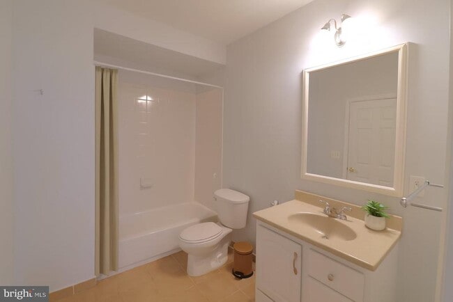 Building Photo - 5658 Lierman Cir