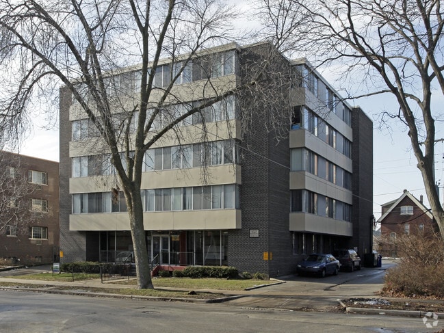 Primary Photo - Cambridge Heights