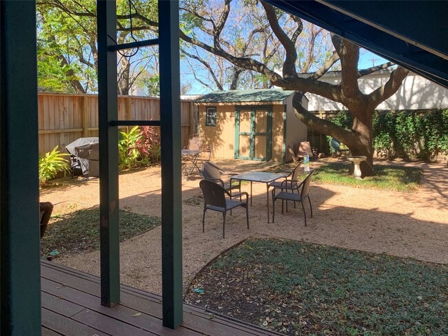 Building Photo - 1912 Sul Ross St