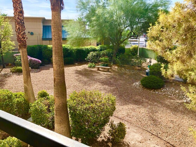 Building Photo - Meridian Luxury Condo. 1 Bd 1 Ba, Utilities & Cable Services NOT included in advertised rental rate!