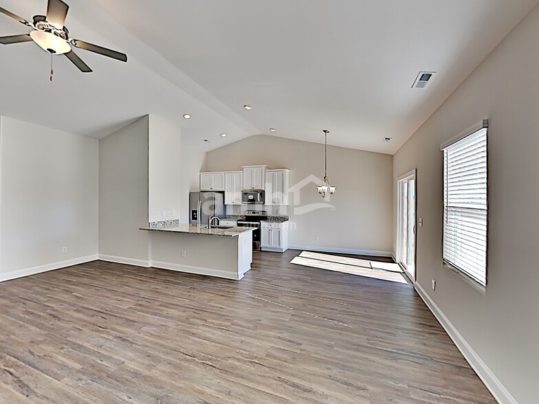 Building Photo - 90 Legacy Dr