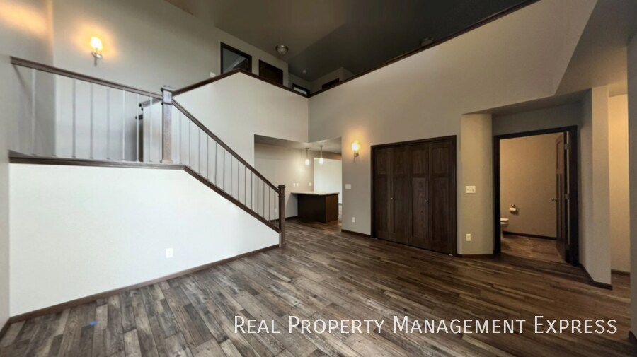 Building Photo - Modern 3 Bed, 2.5 Bath with Loft | Located in Southeast Sioux Falls