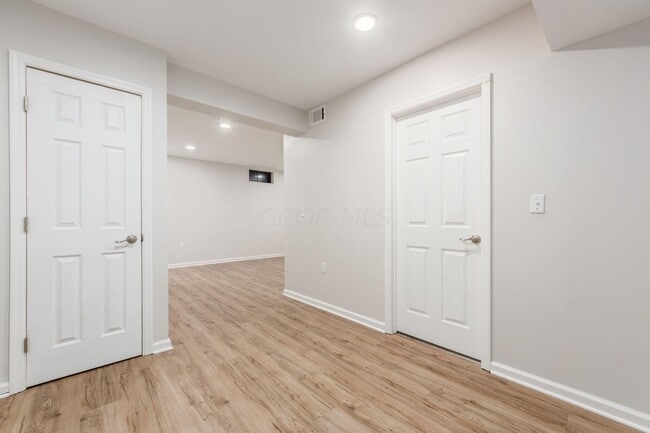 Building Photo - 3055 Glenloch Cir