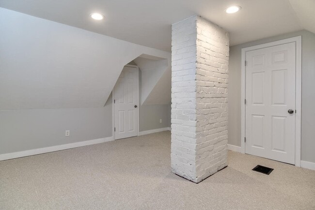 Building Photo - 58 Beaver Dam Rd
