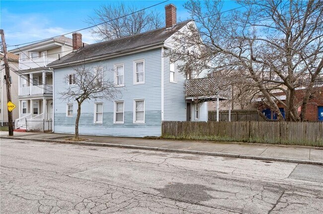 Building Photo - 118 Bernon St