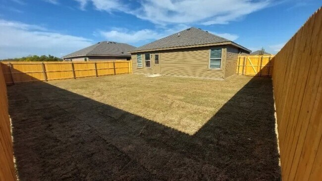Building Photo - 1425 Waverley Dr