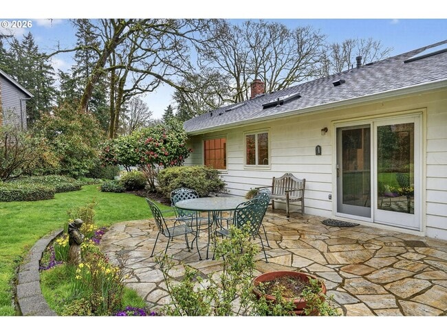 Building Photo - Peaceful 3 Bedroom Single-Level Home on Spacious Corner Lot Near Fir Grove Park