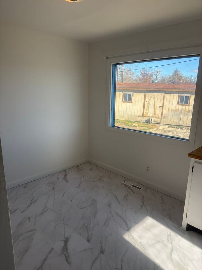 Building Photo - Remodeled 3 Bed 1 Bath Home Close to Downtown Grand Junction