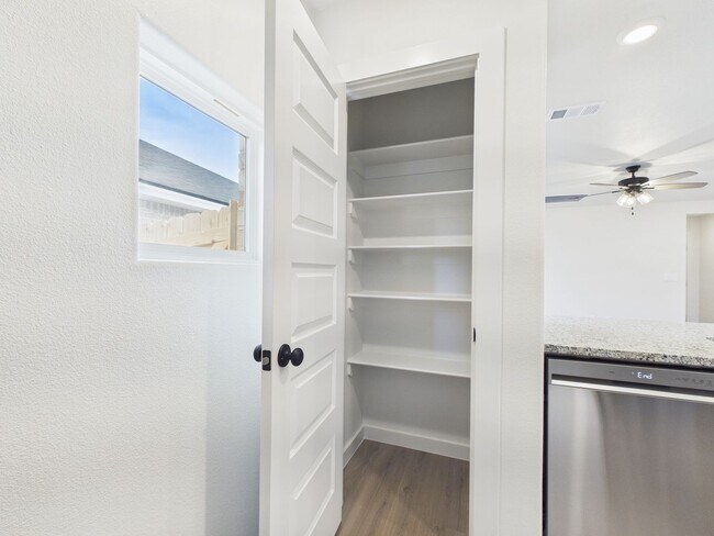 Building Photo - 2900 Haystack Wy