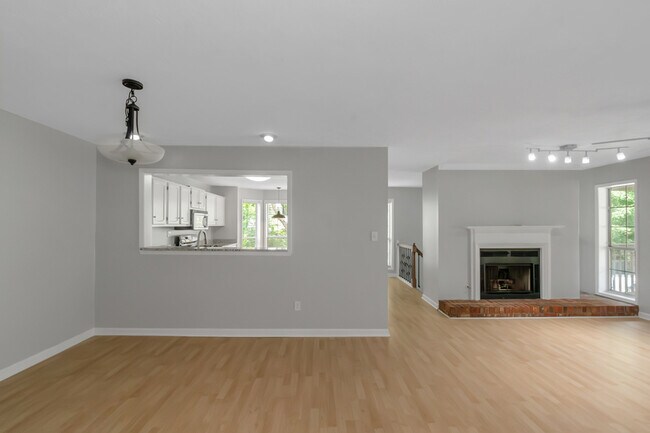 Building Photo - 2901 Lenox Rd NE