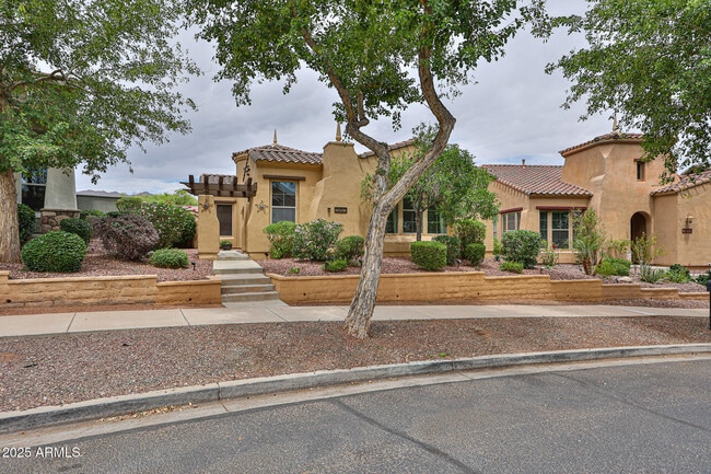 Building Photo - 3950 N Edith Way