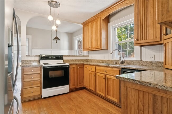 Building Photo - 75 Lodge Rd