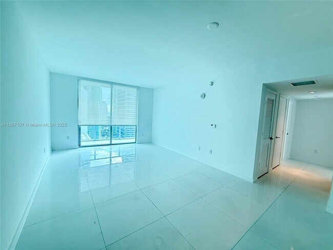 Building Photo - 1100S S Miami Ave