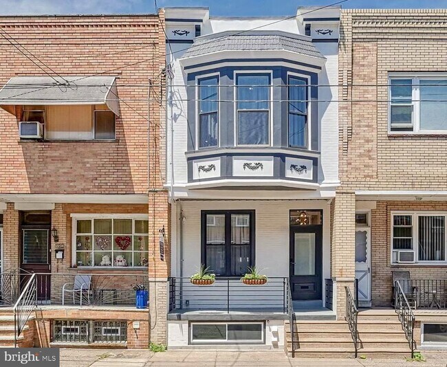 Building Photo - 2232 S 17th St