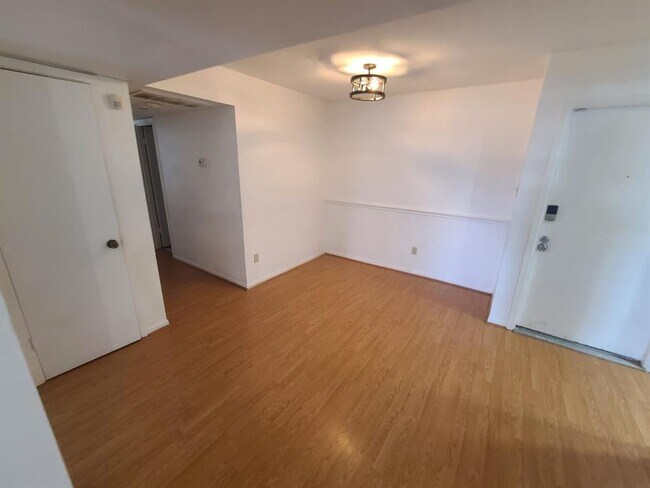 Building Photo - 8529 Hearth Dr