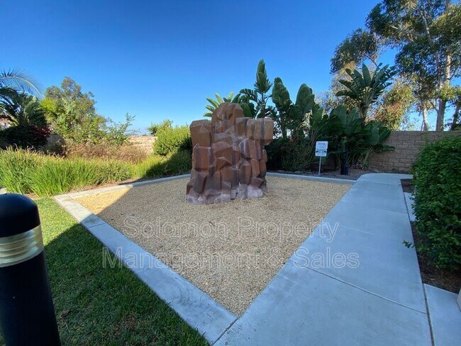 Building Photo - 765 Harbor Cliff Way