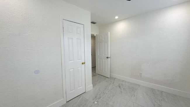 Building Photo - 507 Colfax Dr