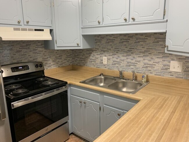 Building Photo - 5604 Falls of Neuse Rd