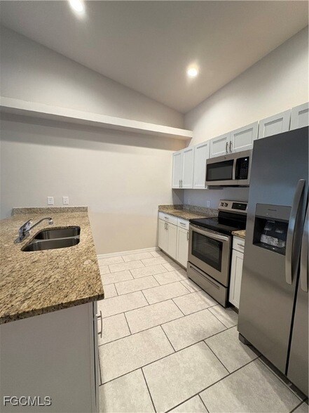 Building Photo - 3803 Chiquita Blvd S