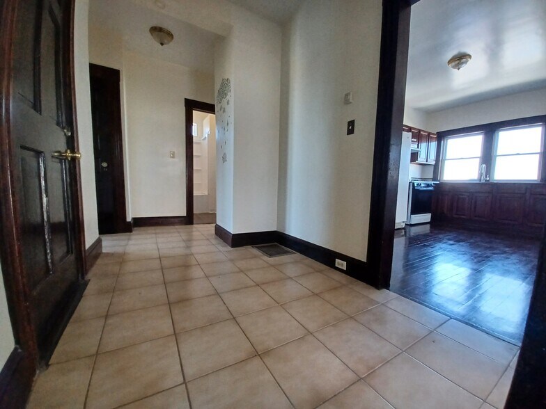 Building Photo - 306 Madison Ave