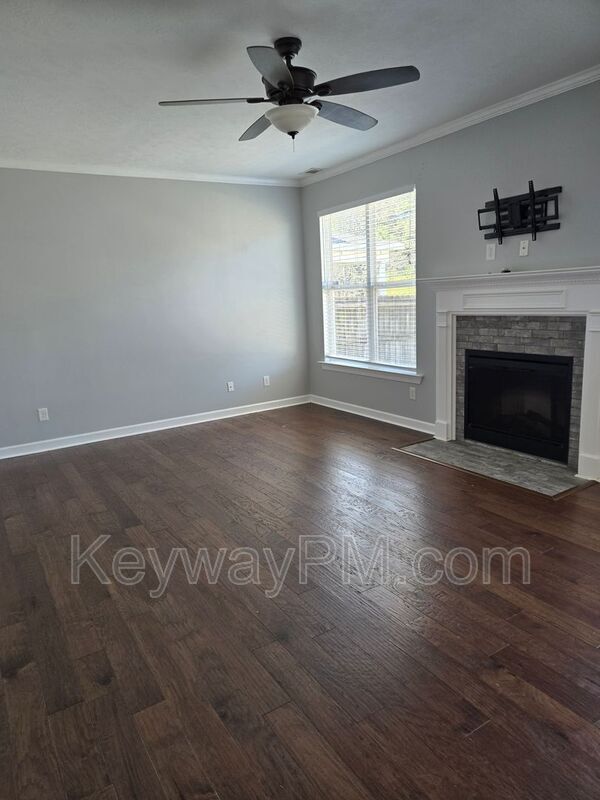 Building Photo - 999 Watermark Dr