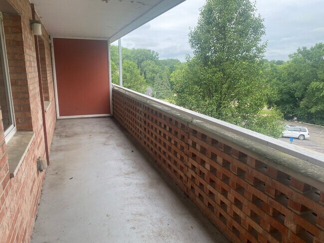Building Photo - 2051 Allen Blvd