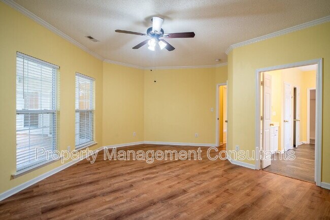 Building Photo - 216 Horseshoe Bend N