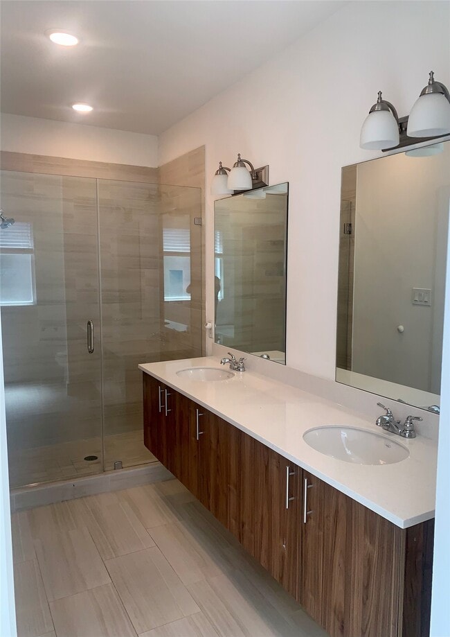 Building Photo - 10209 Las Nubes Ave