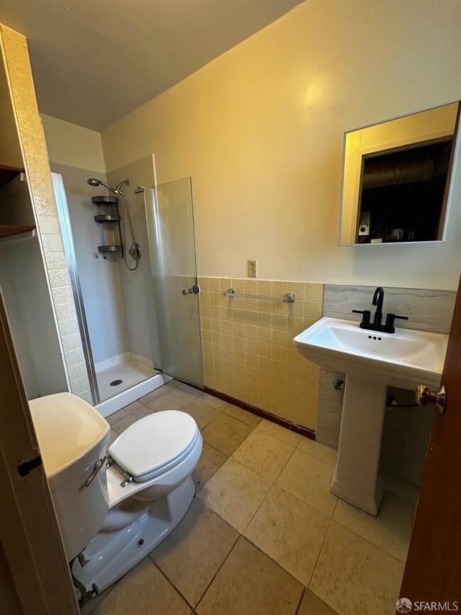 Building Photo - 1823 42nd Ave