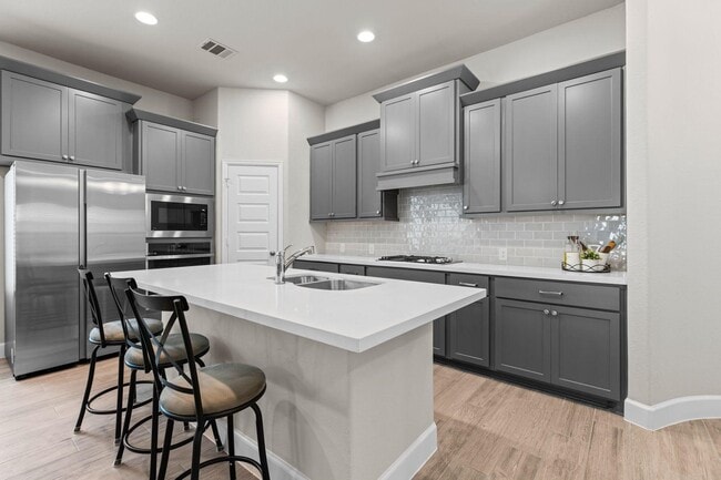 Building Photo - 321 Rise Ln