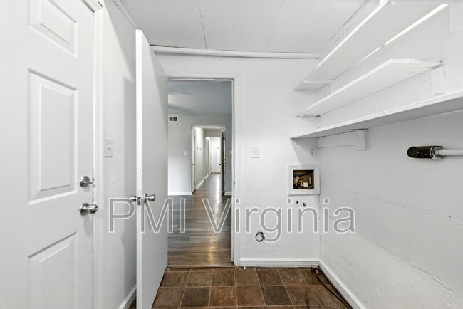 Building Photo - 731 Stanwix Square